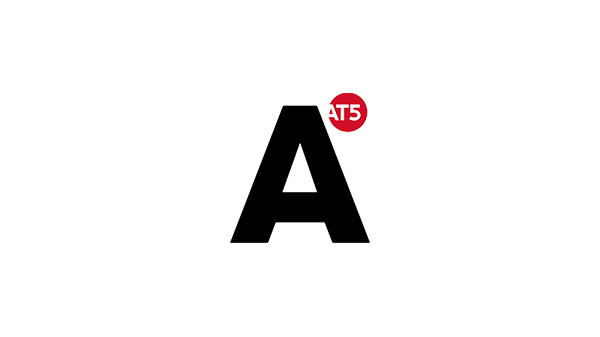 Logo regionale televisie- en radio-omroep AT5 op een transparante achtergrond - 600 * 337 pixels 